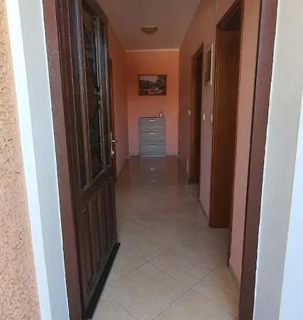 Krizmanic Apartman Kastelir