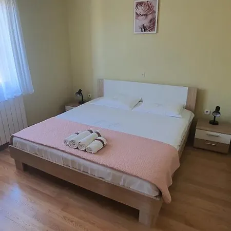 Krizmanic Apartman Kastelir